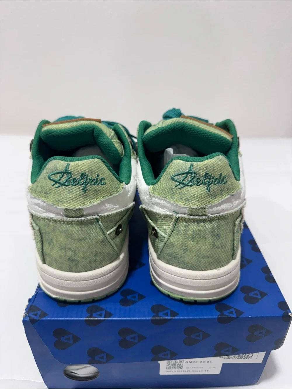Men’s Green & White Low Sneaker